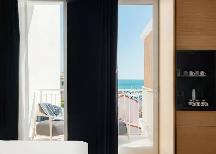 View Place & 5* Numana